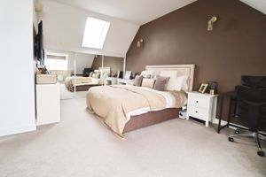 RUBENS CLOSE- click for photo gallery